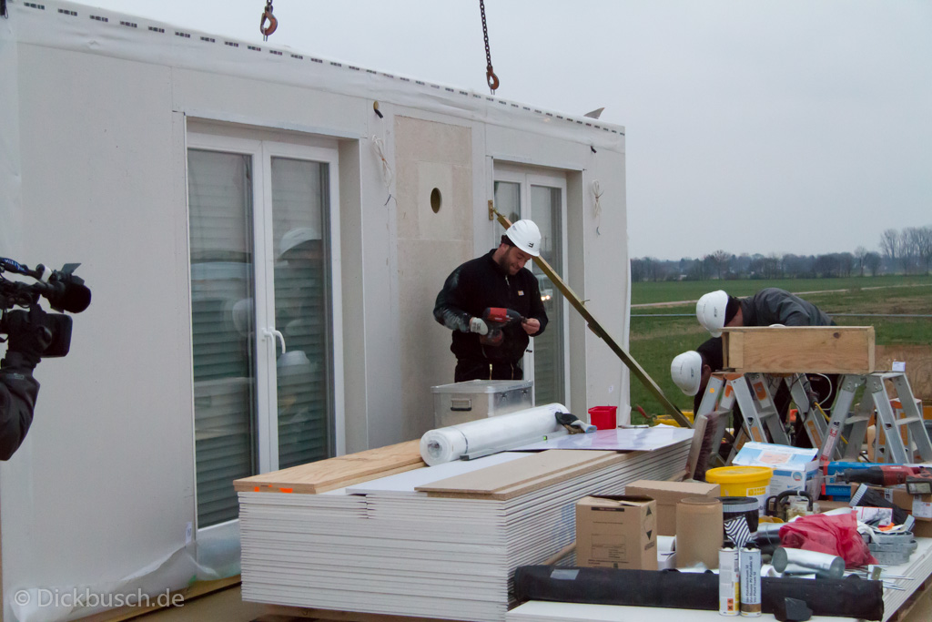 130311072125 MJ  0253