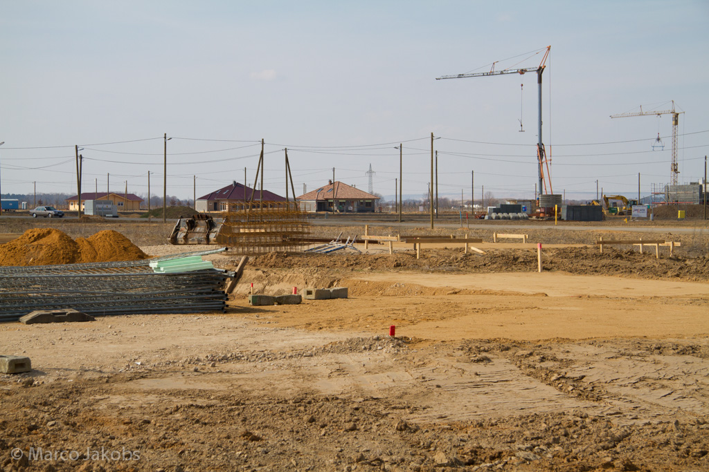 130401132555 MJ  0544