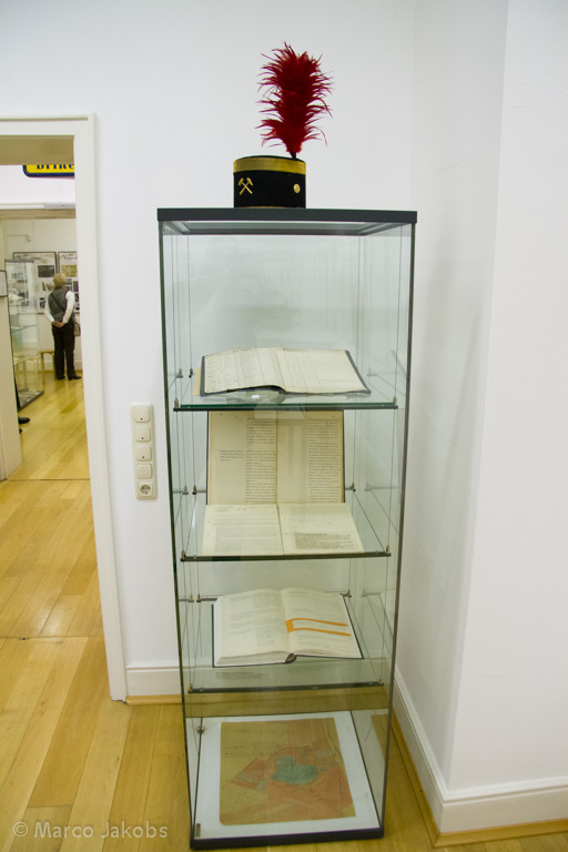 121026191653 MJ  9880